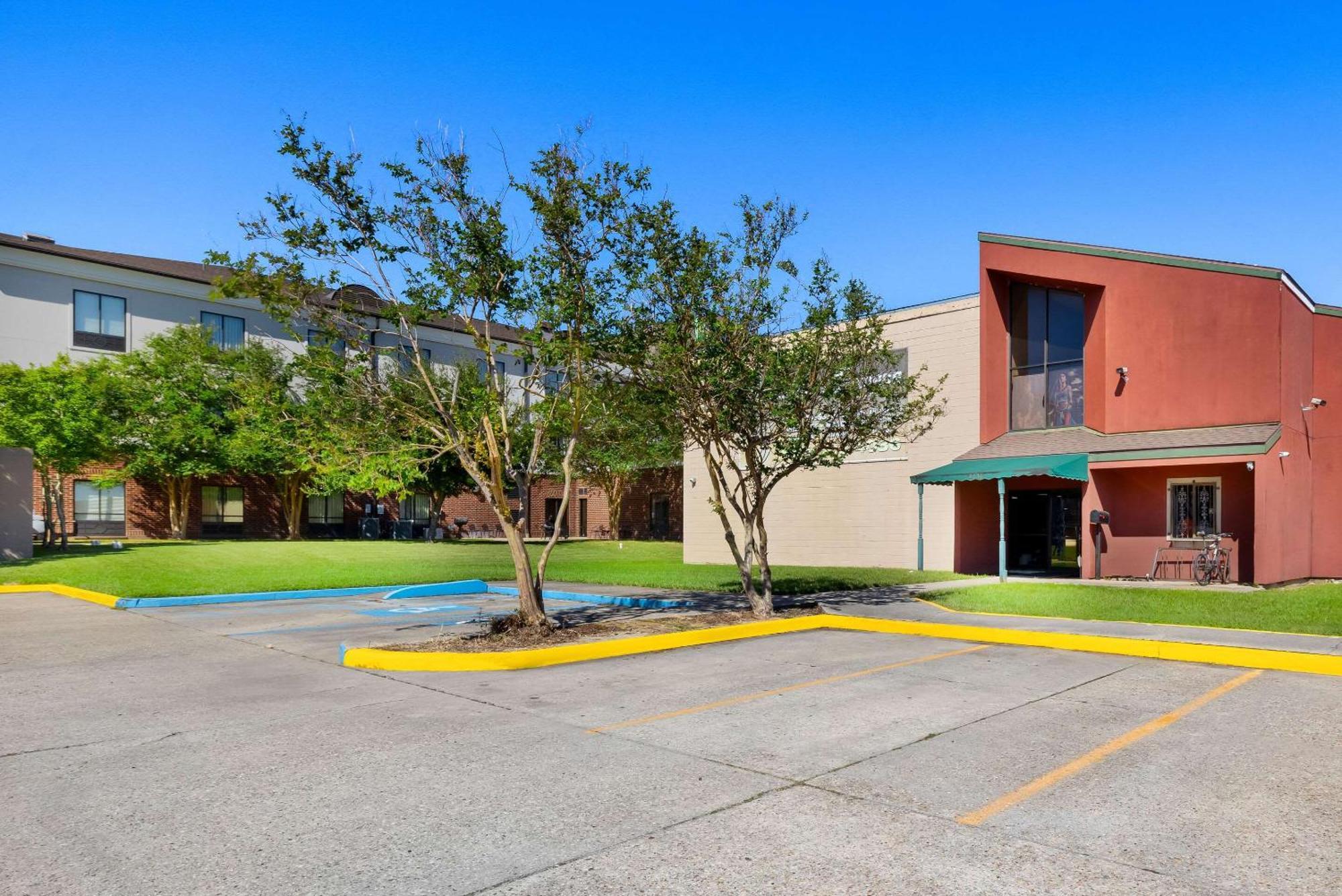 Quality Inn Morgan City Exterior photo